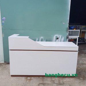 Quầy lễ tân 1m6 giật cấp giá rẻ