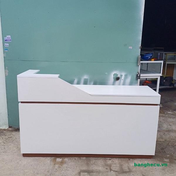Quầy lễ tân 1m6 giật cấp giá rẻ