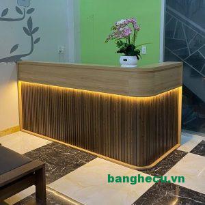 Quầy bo cong 2m x 95cm lam sóng nhựa
