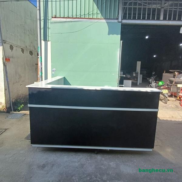 Quầy lễ tân cũ chữ L 2m4x1m6 đen trắng