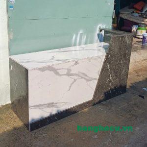 Quầy lễ tân vân đá 2m giá rẻ