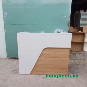 Quầy lễ tân 1m2 x 60cm giá rẻ