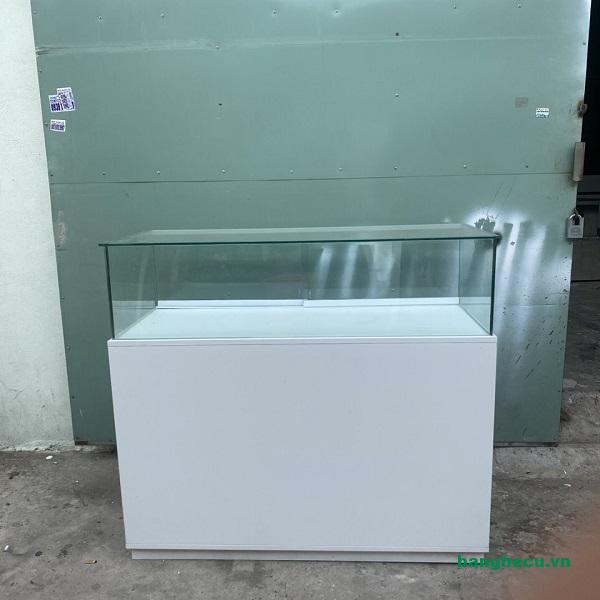 Tủ kính trưng bày 1m2 màu trắng giá rẻ - Ảnh 2