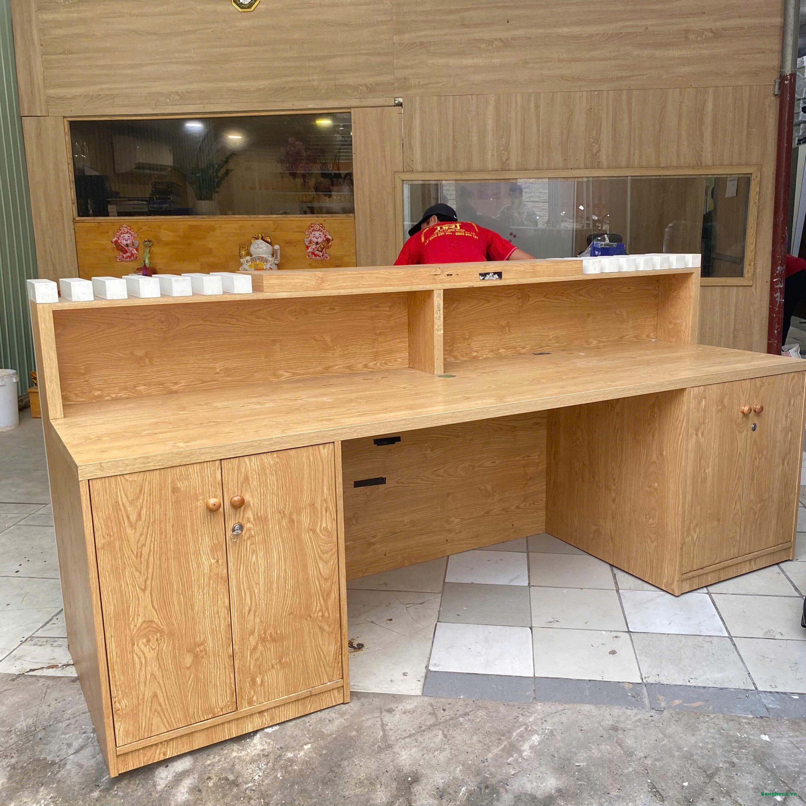 Thanh lý quầy lễ tân văn phòng 2m4 - Ảnh 2