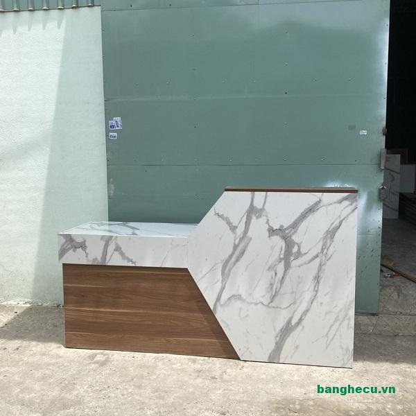 Quầy lễ tân 1m9 thanh lý giá rẻ