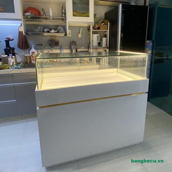 tu kinh trung bay 1m2 cua keo gia re Tủ kính trưng bày 1m2 cửa kéo giá rẻ