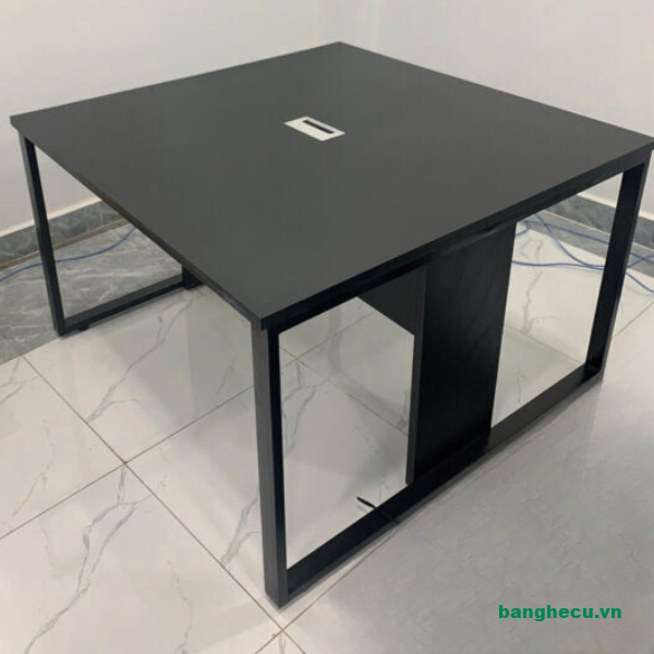 ban-chan-sat-2-nguoi