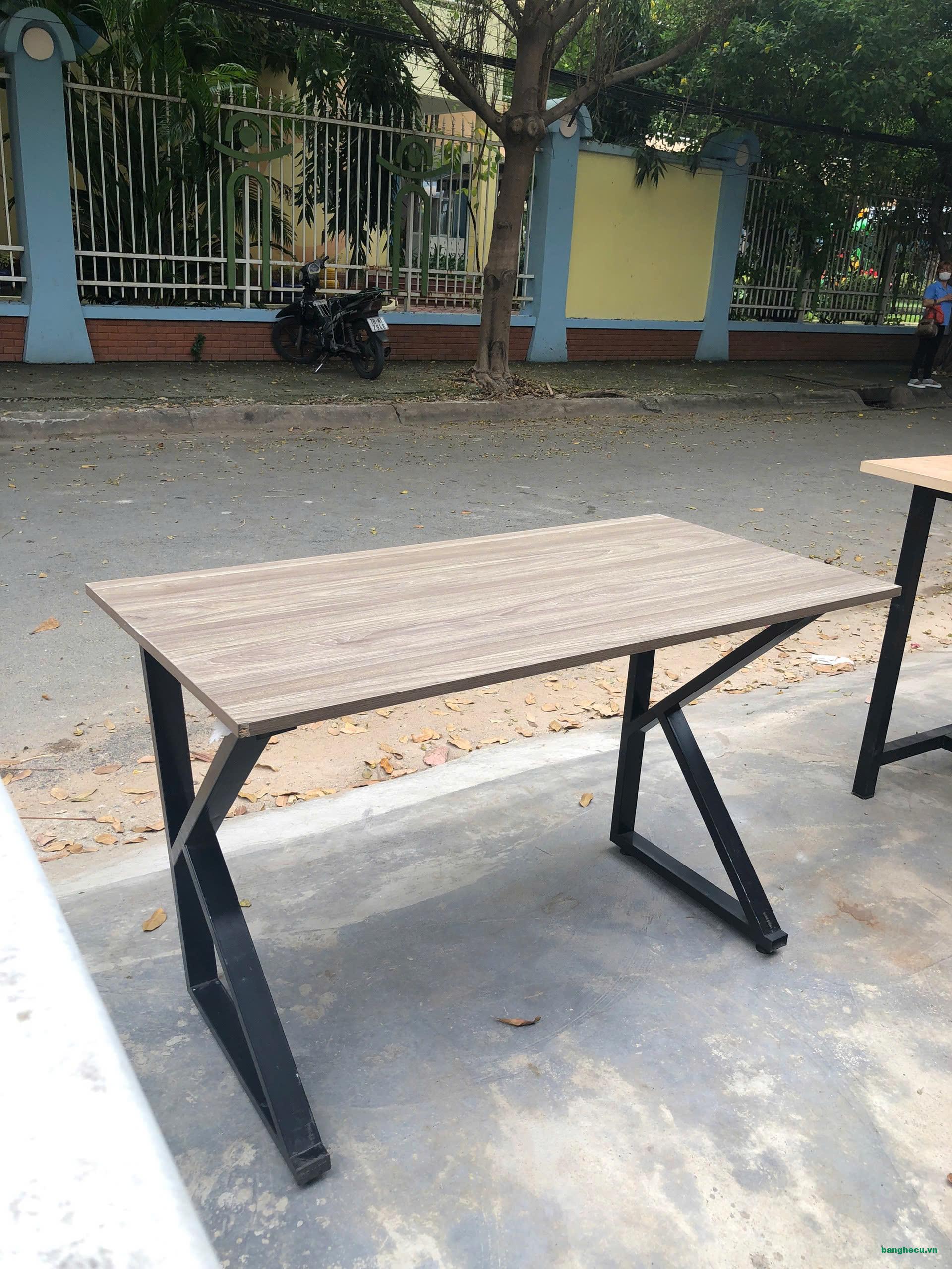 Bàn làm việc 1m2 x 60cm chân chữ K mới 99%