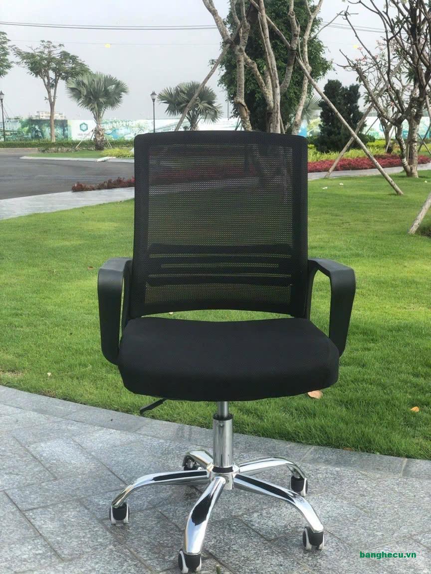 Ghế xoay lưng lưới chân inox mới 99%