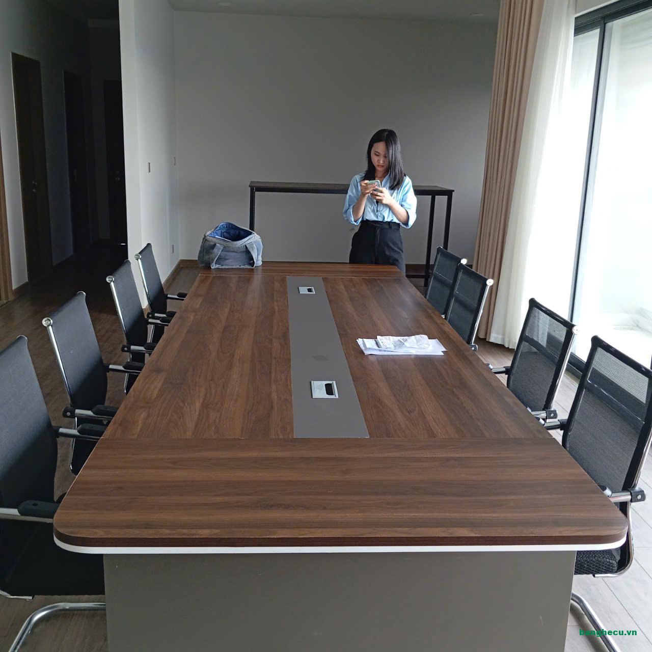 Bộ Bàn họp gỗ MDF 3m5x1m2 màu nâu kèm 8 ghế