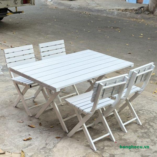 Bộ bàn ghế xếp gỗ quán ăn màu trắng tồn kho