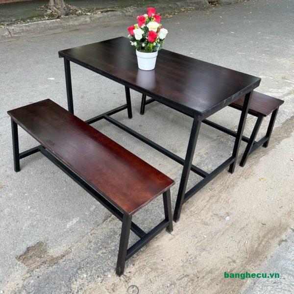 Bàn ghế quán ăn nhà hàng mặt gỗ màu nâu khung sắt