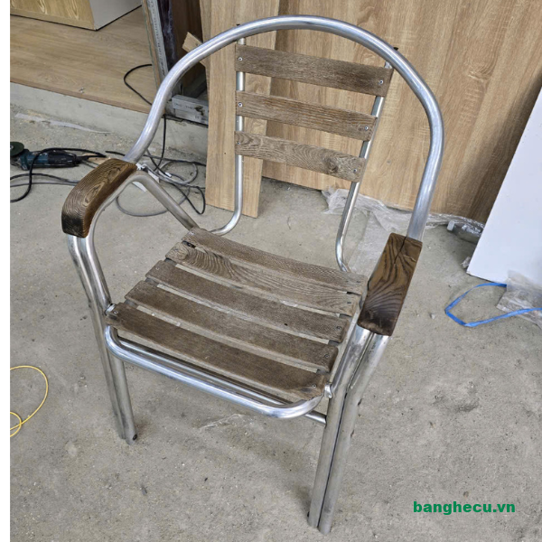 Ghế nhôm nghệ thuật thanh gỗ thanh lý