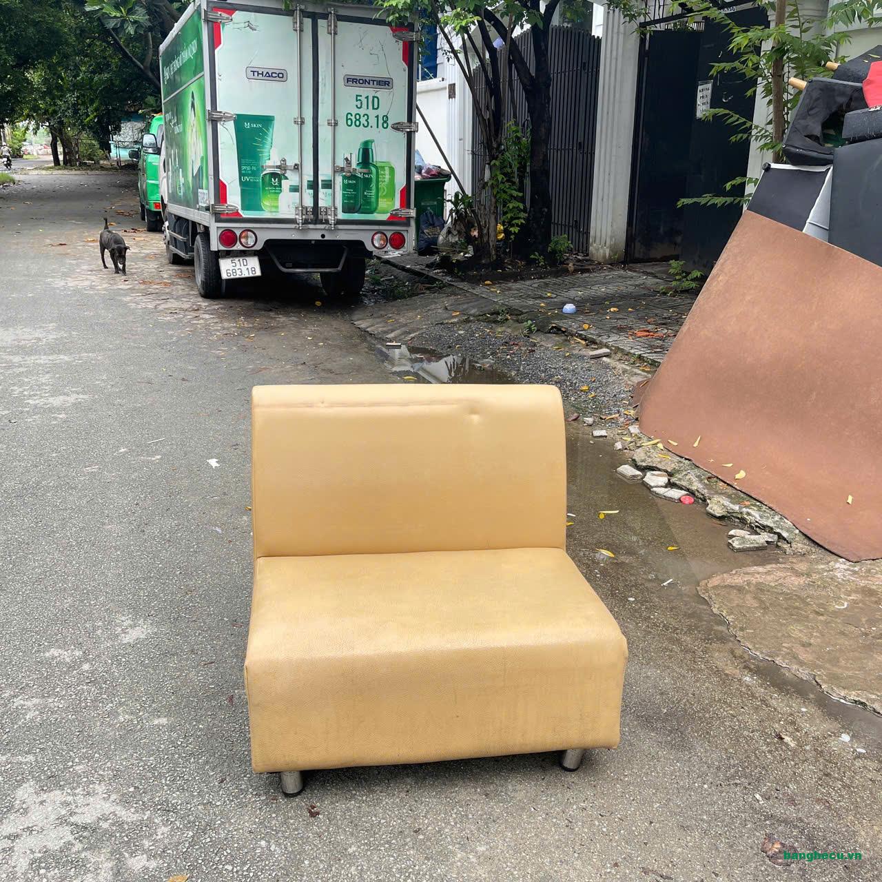 Thanh lý Ghế sofa da cafe ngang 85cm mới 90%