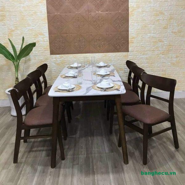 Bộ bàn ăn mango 4 ghế gỗ màu nâu mặt nệm tồn kho