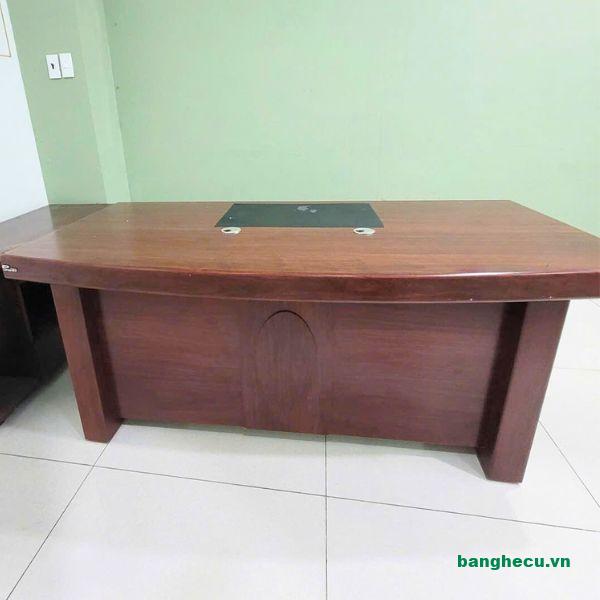 Thanh lý bàn giám đốc 1m8 hòa phát mới 90%