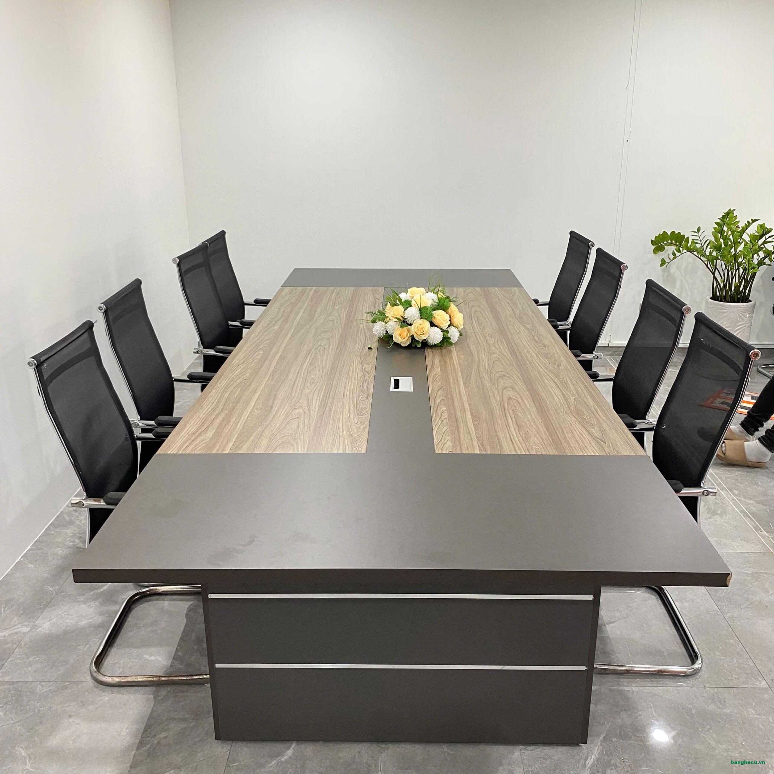 ban-hop-3m6-thanh-ly