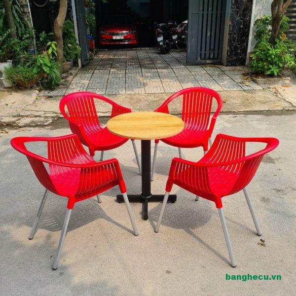 Bộ bàn 4 ghế cafe nhựa đúc màu đỏ chân nhôm thanh lý