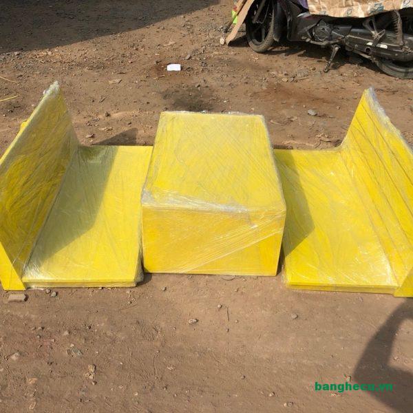 Bộ bàn ghế cafe ngồi bệt màu vàng tồn kho