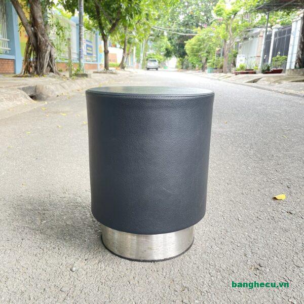 Ghế đôn tròn cafe nệm bọc da màu đen chân inox tồn kho