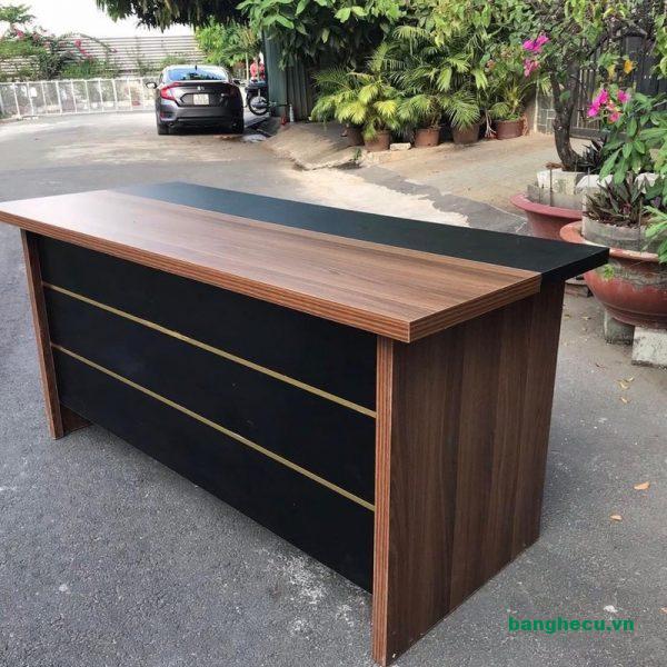 Thanh lý Bàn giám đốc gỗ MDF 1m8 màu nâu phối đen