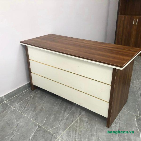 Bàn làm việc giám đốc gỗ MDF màu nâu phối trắng 1m6x80cm