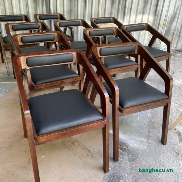 Ghế gỗ cafe Katana mặt nệm bọc da màu đen