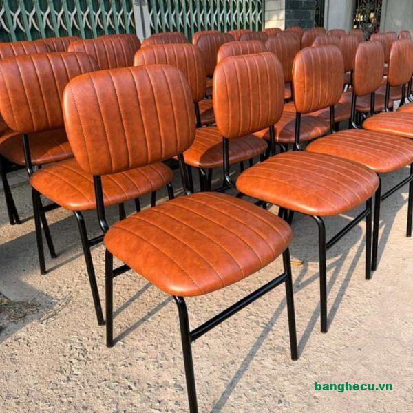 Ghế cà phê Lotte bọc da nâu chân sắt mới 99%