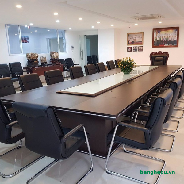 Thanh lý bàn họp cao cấp 3m2 x 1m3 mới 95%