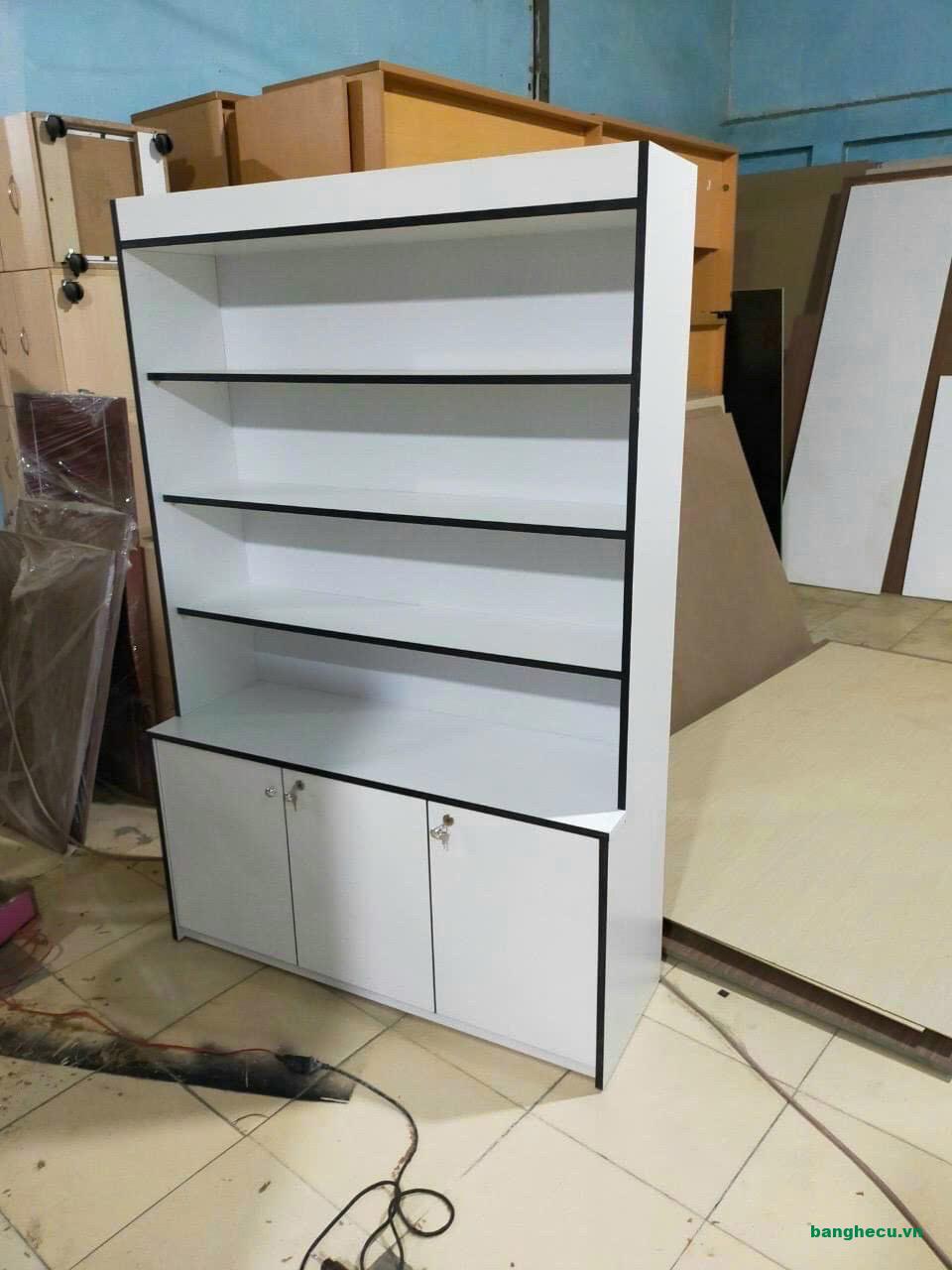 Thanh lý tủ trưng bày 1m4 x 2m mới 99%