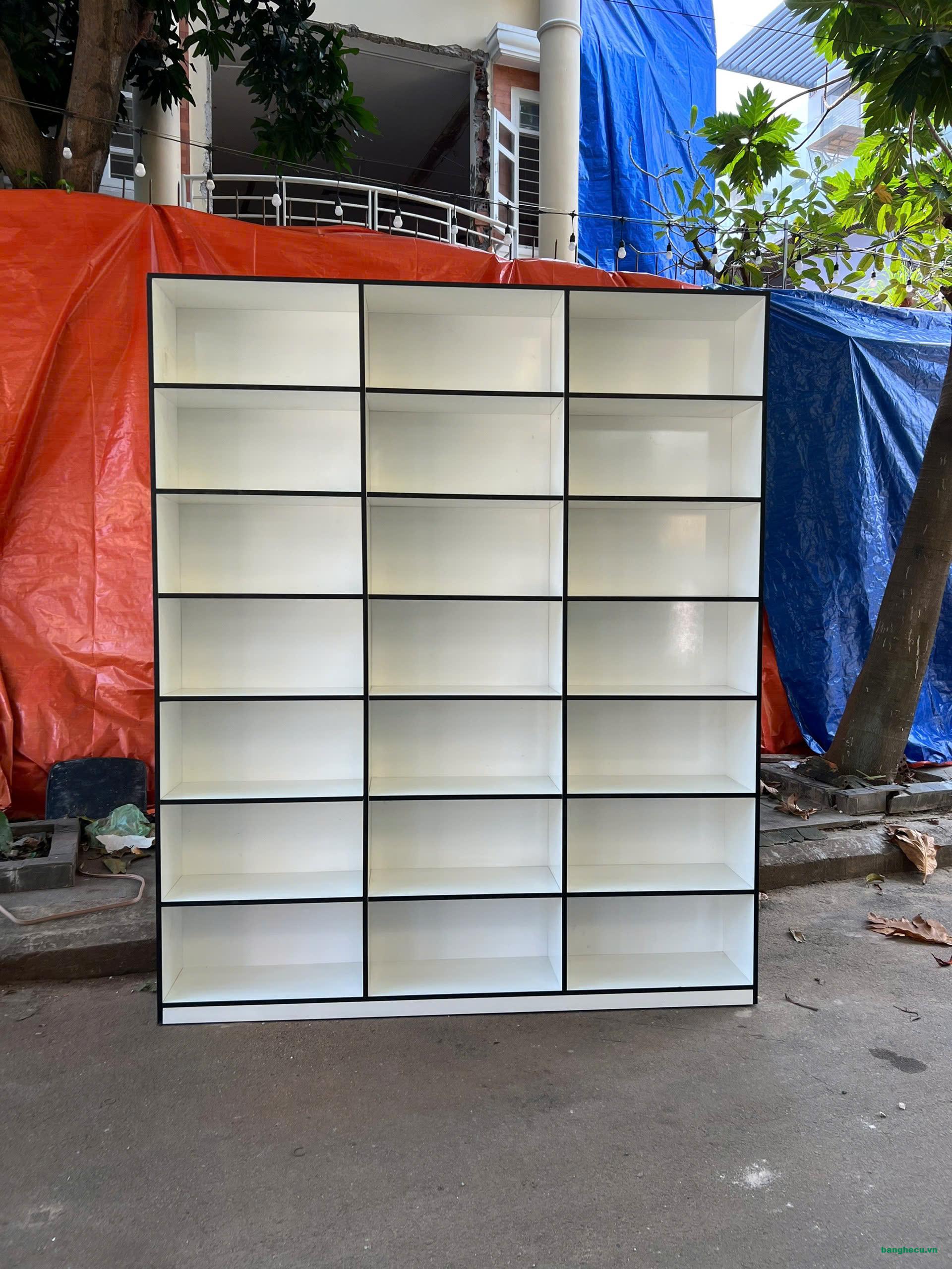 Tủ trưng bày 1m6 x 2m nhiều ngăn kệ giá rẻ