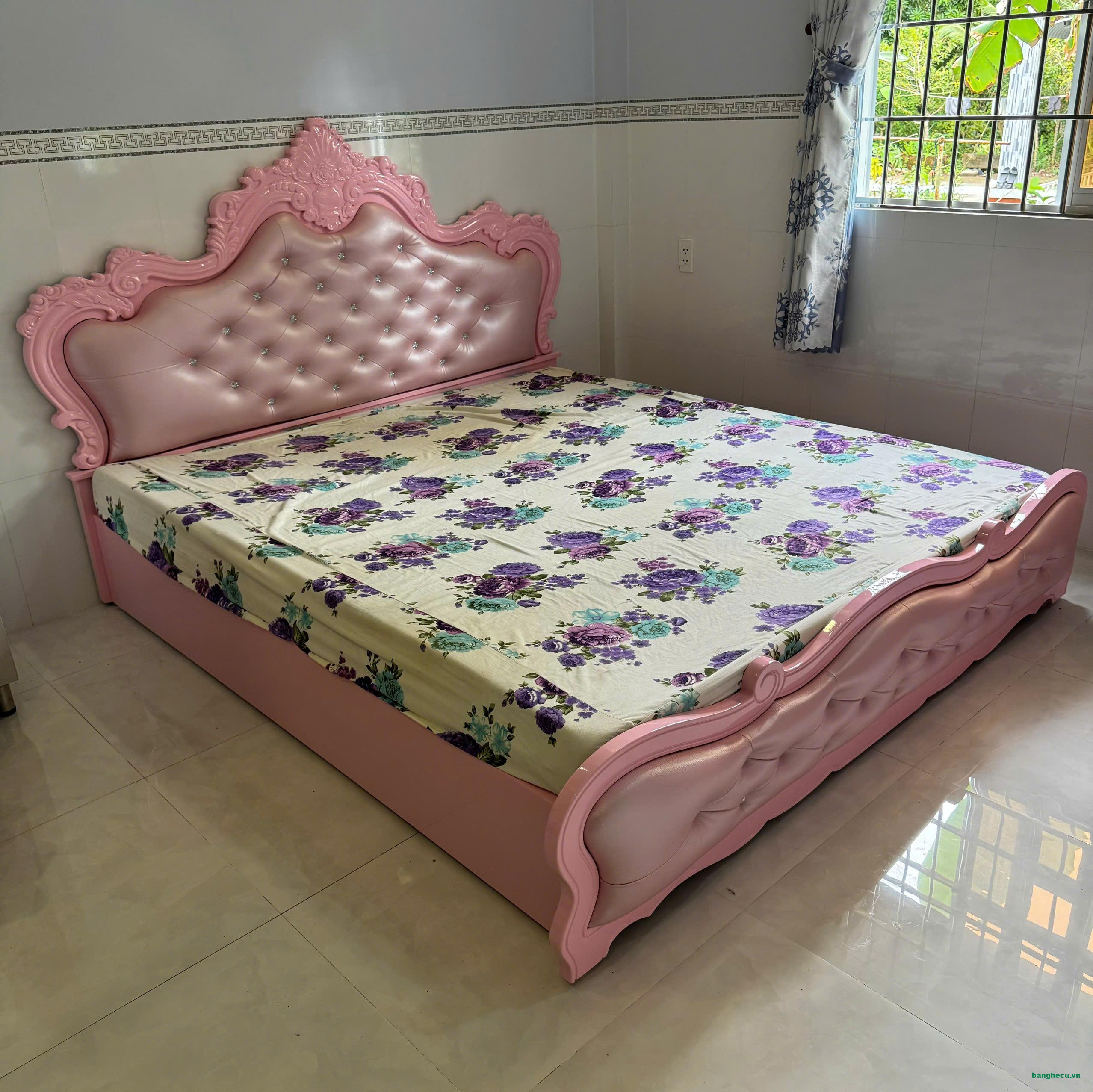 Thanh lý Giường ngủ hoàng gia bọc nệm màu hồng - Ảnh 4