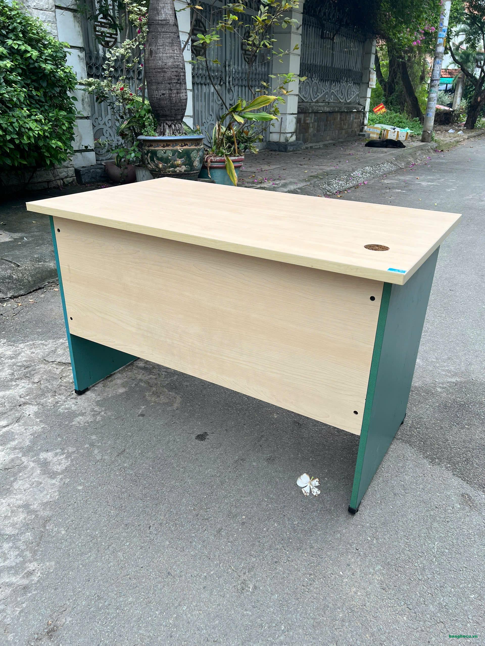 Bàn làm việc không hộc Hòa Phát 1m2x70cm mới 90% - Ảnh 3