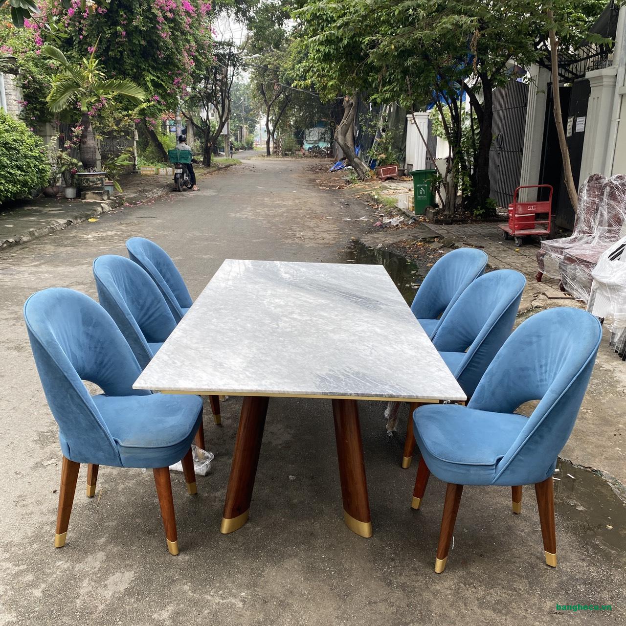 Bàn ăn bằng đá cẩm thạch 6 chỗ kèm 6 ghế bọc nhung cao cấp