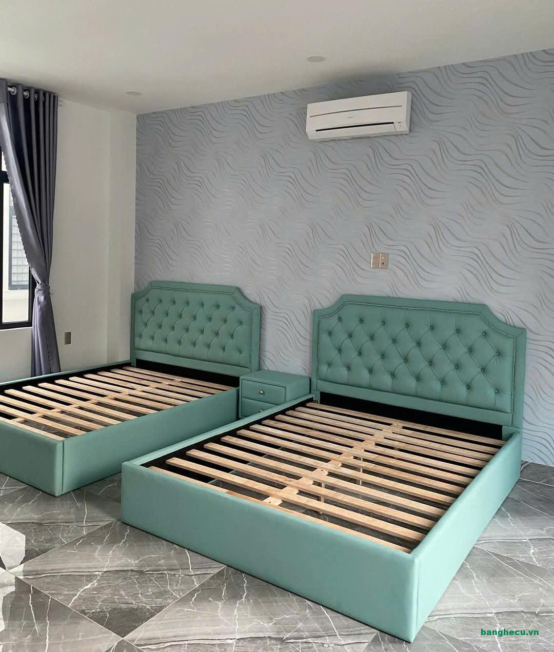 Giường ngủ bọc nệm 1m6 màu xanh cao cấp