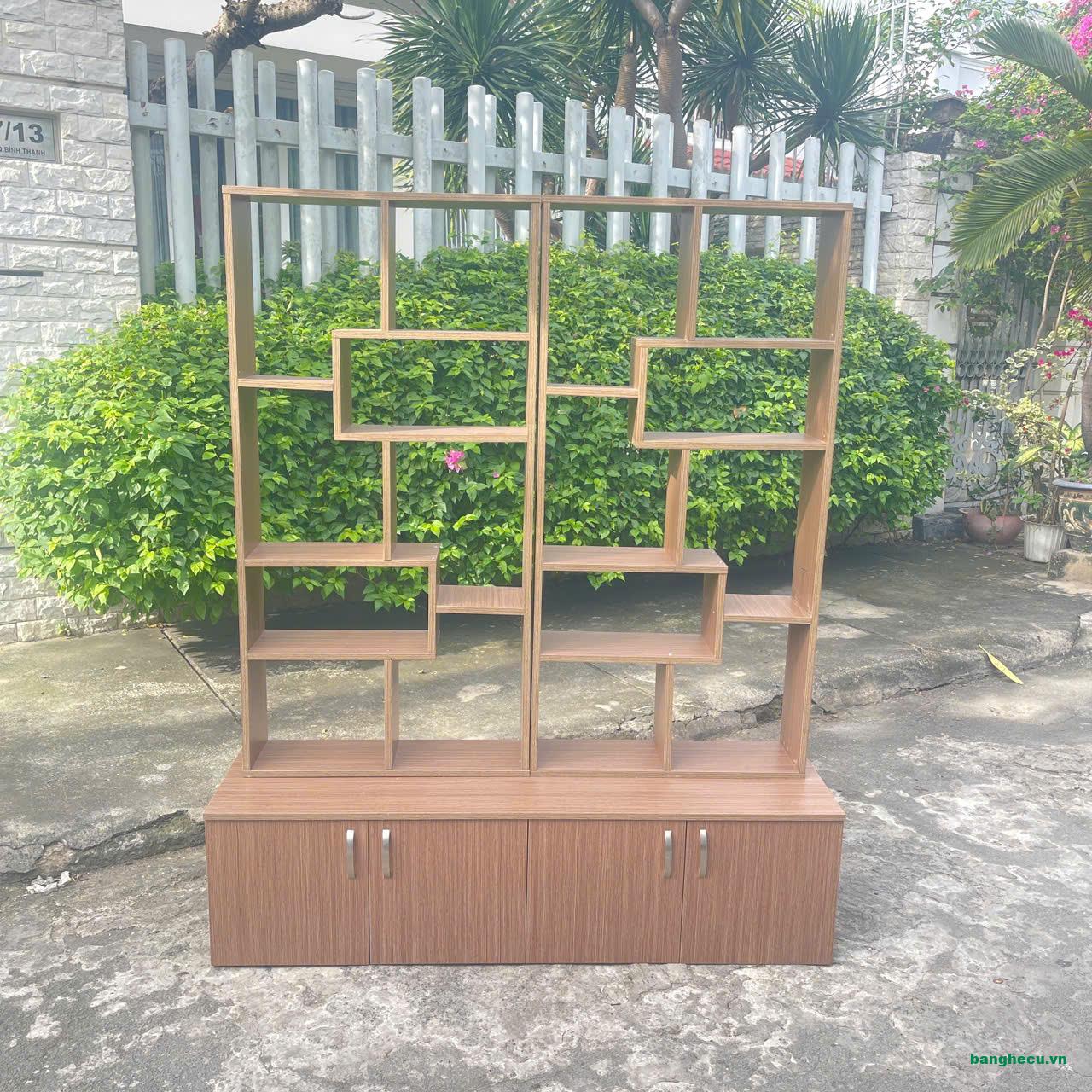 Kệ trưng bày gỗ công nghiệp màu nâu 1m6x1m8 cũ đẹp - Ảnh 3