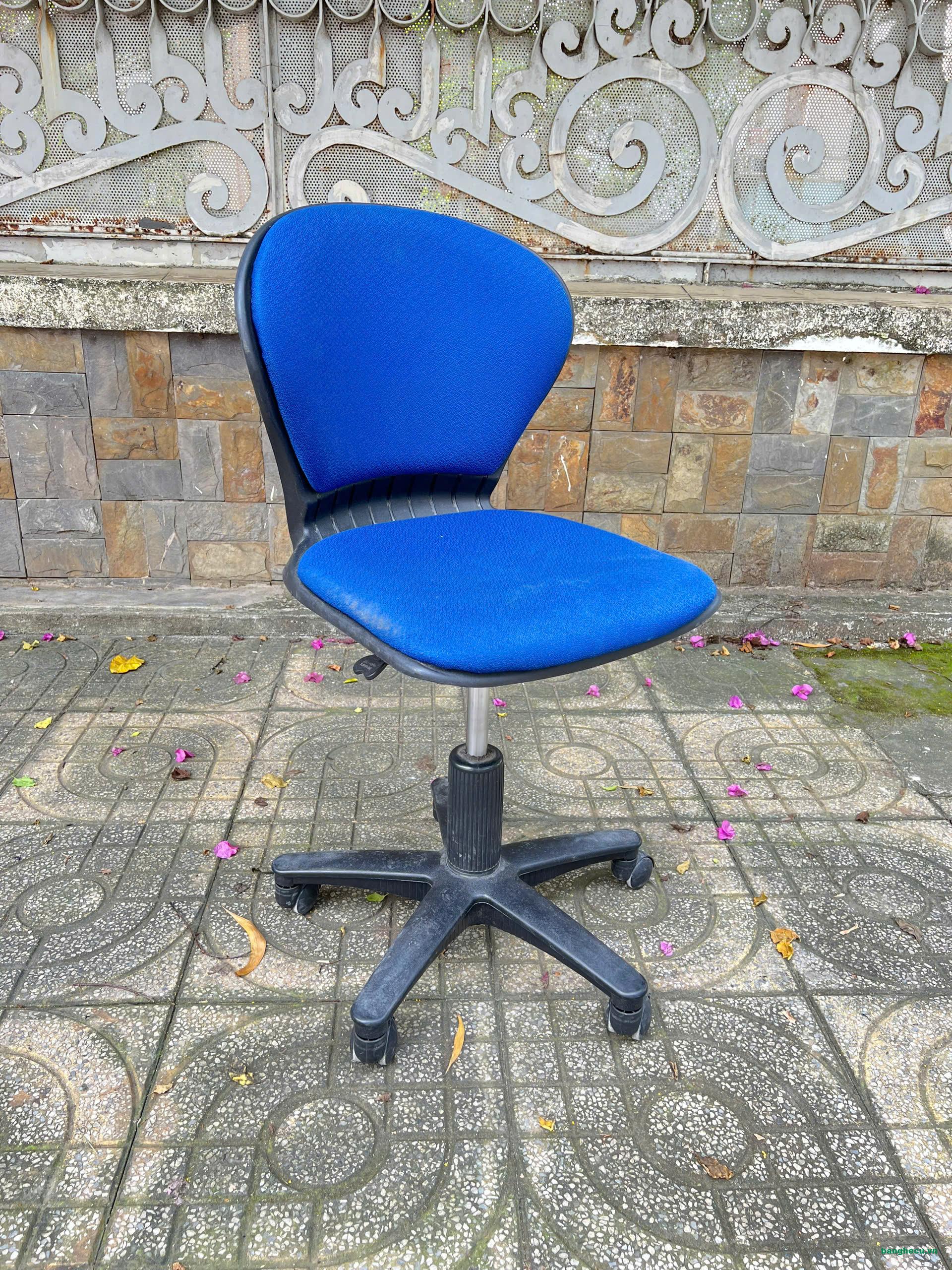 Ghế xoay văn phòng không tay đệm bọc vải màu xanh - Ảnh 3