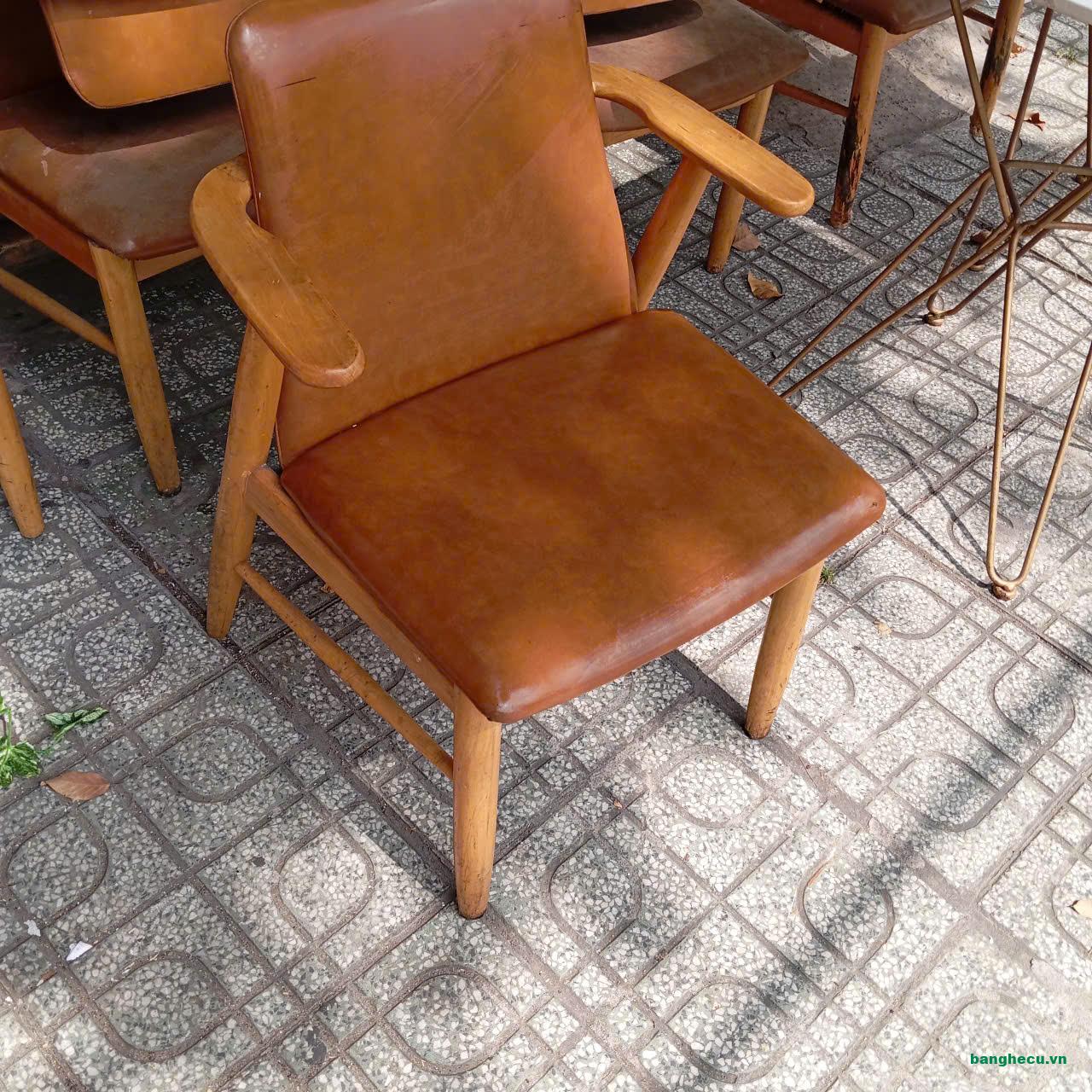 Ghế gỗ Babie đệm bọc da màu nâu như mới