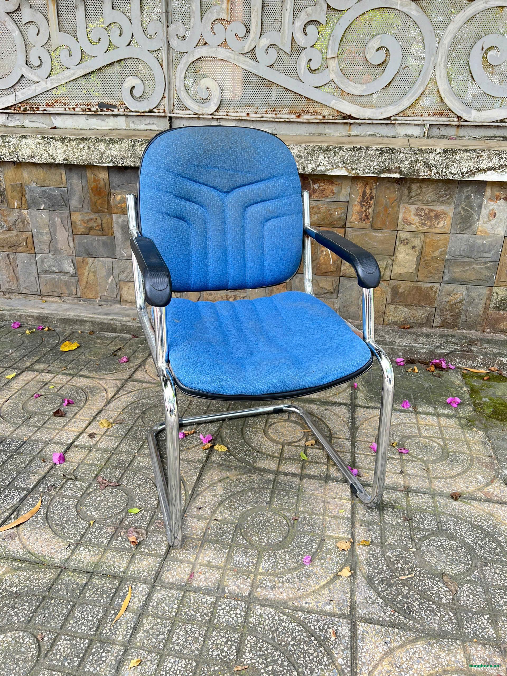 Ghế chân quỳ nhân viên đệm bọc vải chân inox