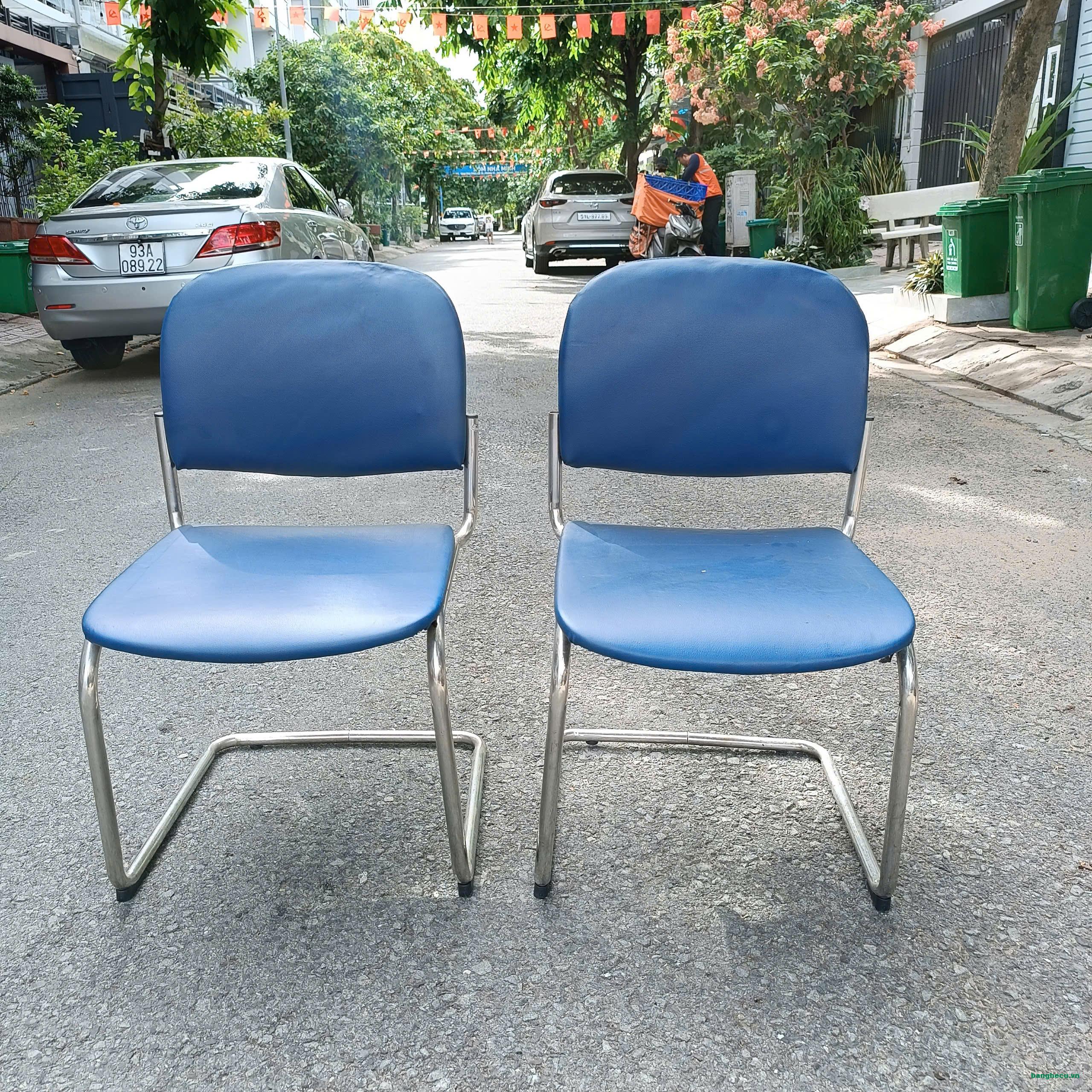 ghe-quy-nem-xanh-chan-inox