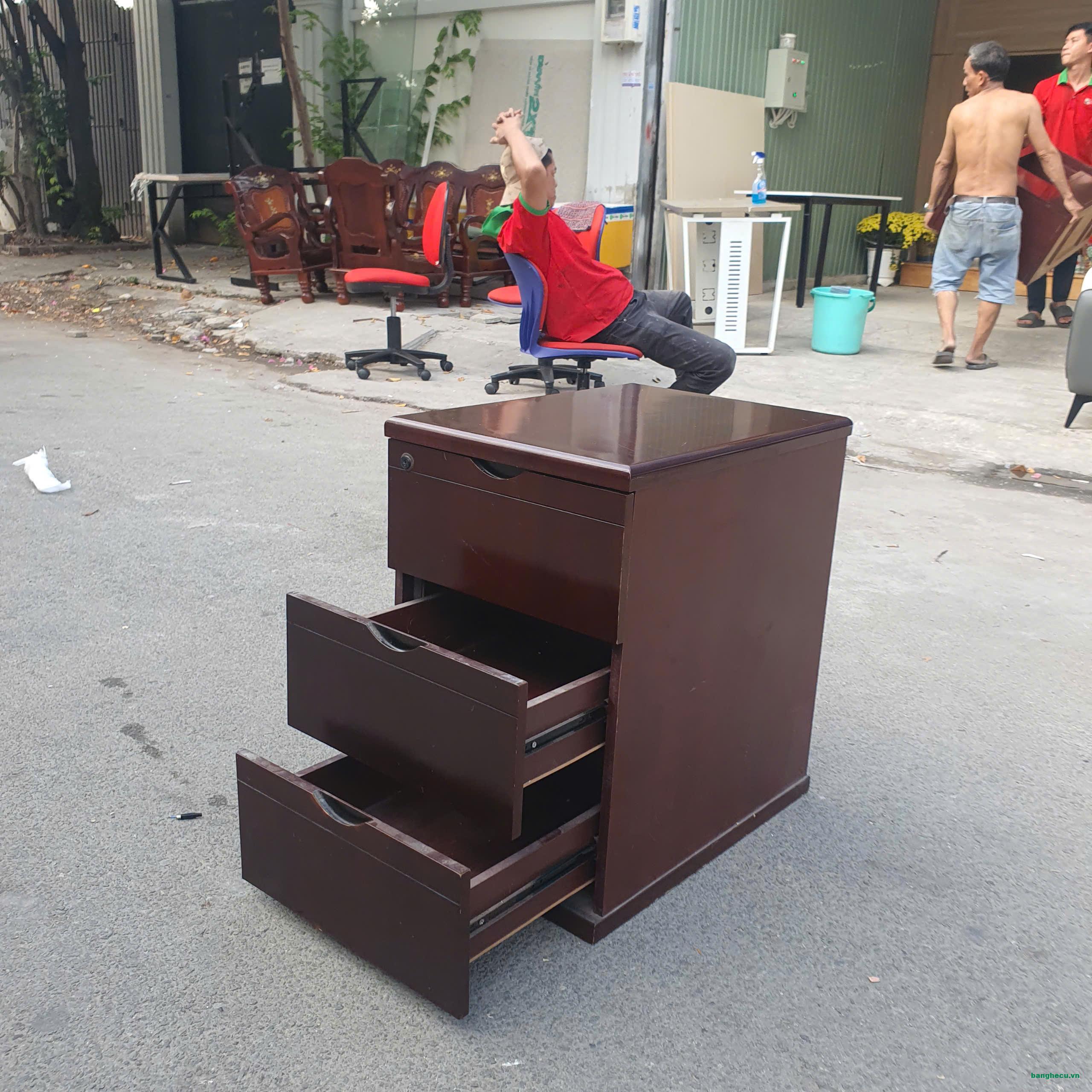 Tủ cabin giám đốc 3 ngăn màu nâu mới 95% (2 mẫu) - Ảnh 2