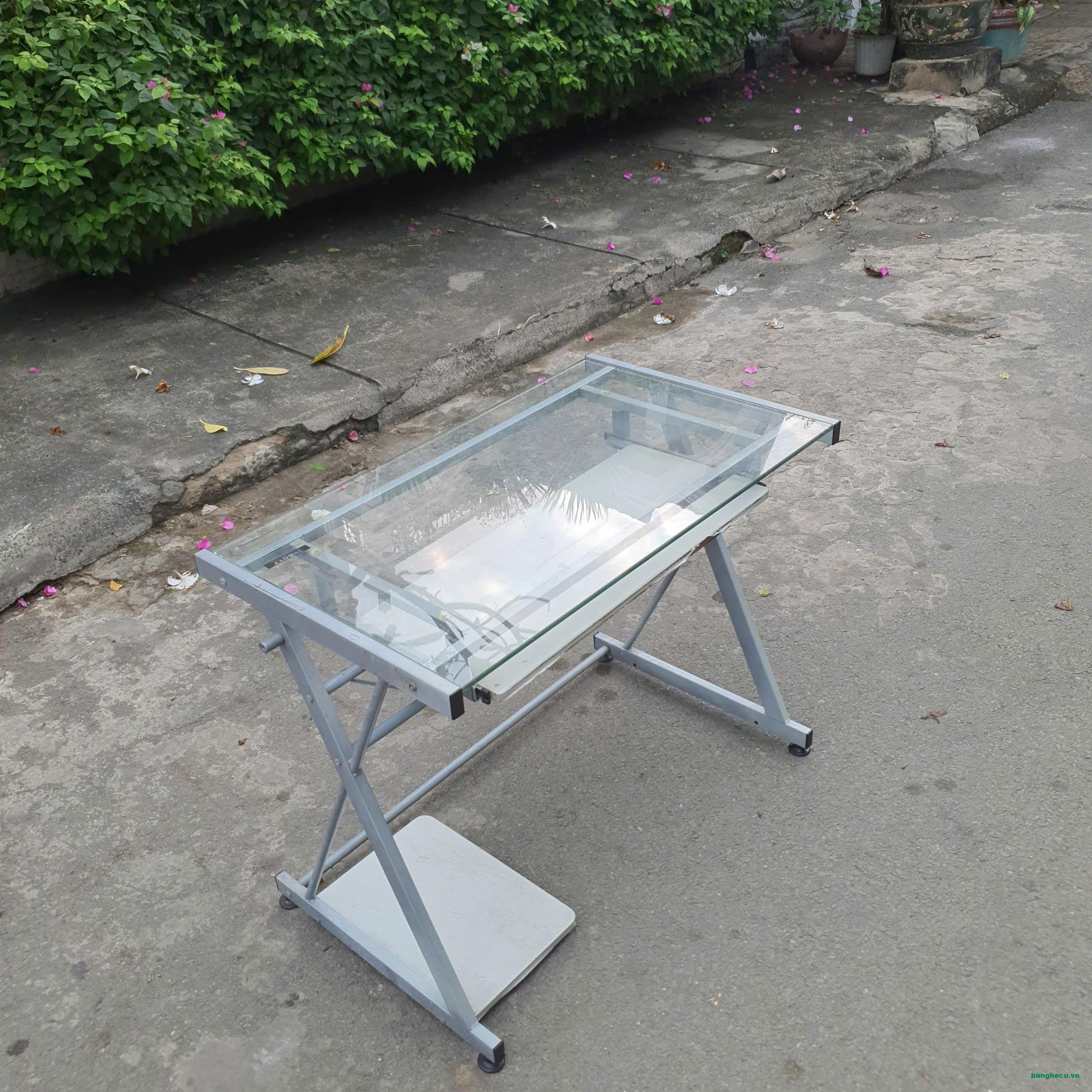 Thanh lý Bàn chân sắt mặt kính cường lực chân chữ X cũ