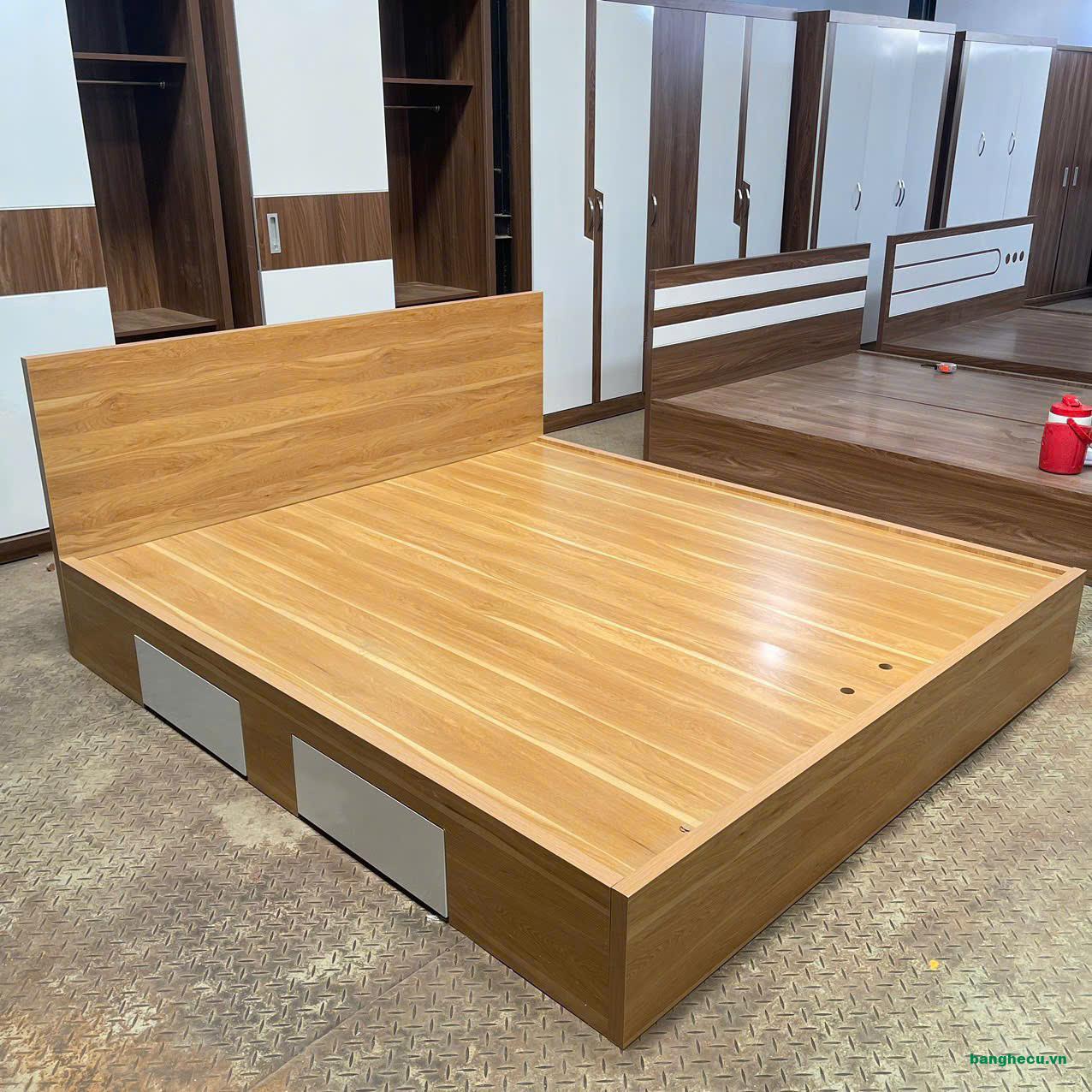 Giường ngủ gỗ công nghiệp MDF có 2 hộc tiện lợi