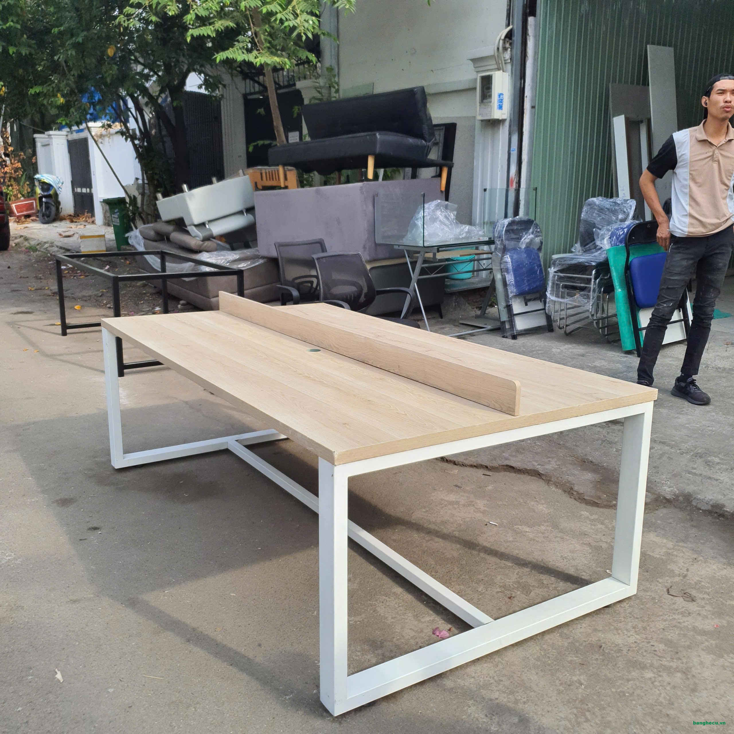 Bàn họp chân sắt 1m2x2m2 như mới thanh lý - Ảnh 2