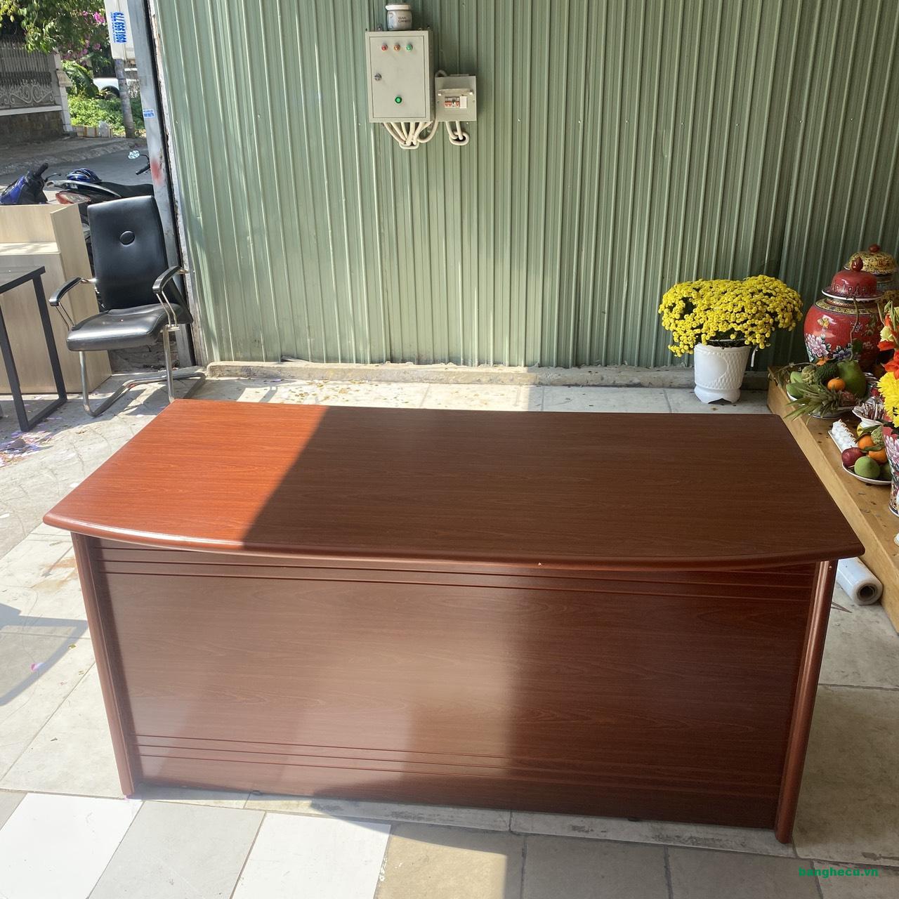 Bàn giám đốc 1m4x70cm gỗ MDF màu nâu không hộc - Ảnh 3