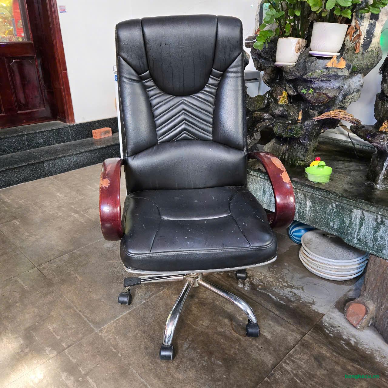 Ghế giám đốc bọc da màu đen thanh lý