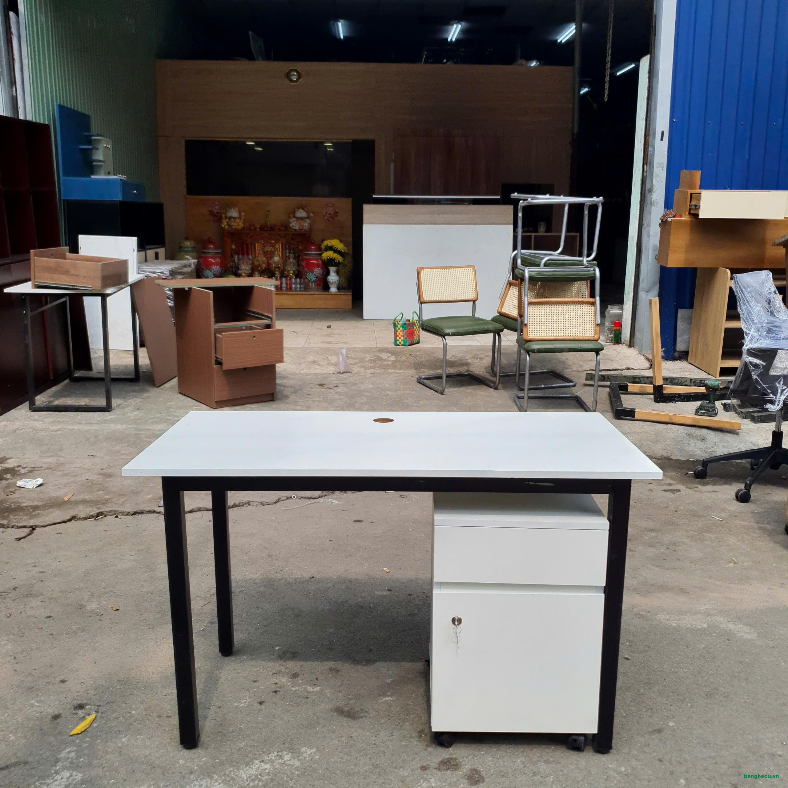Combo bàn làm việc chân sắt kết hợp tủ cabin 2 ngăn mới 90% - Ảnh 3