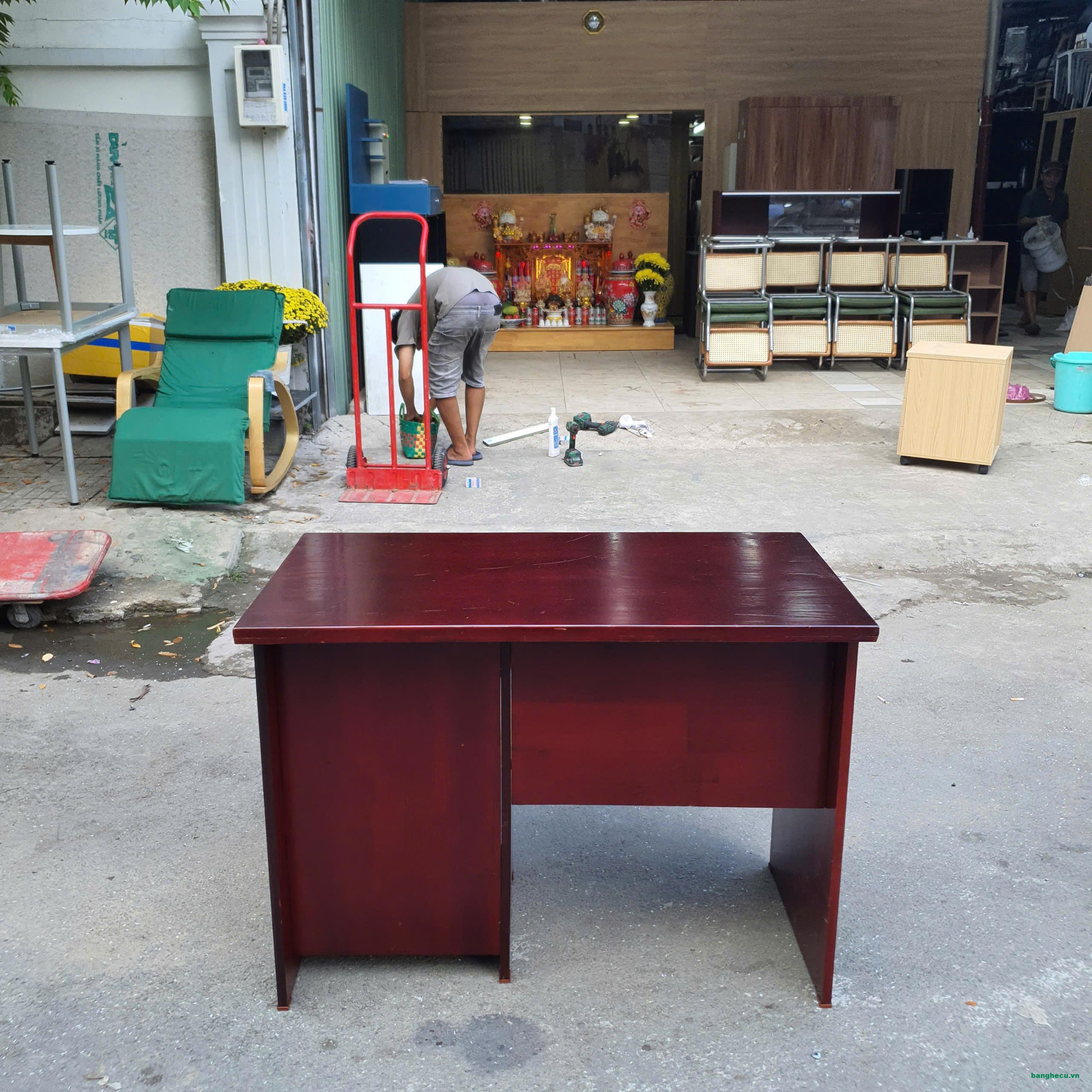 Bàn làm việc gỗ 1m1x60cm có hộc như mới