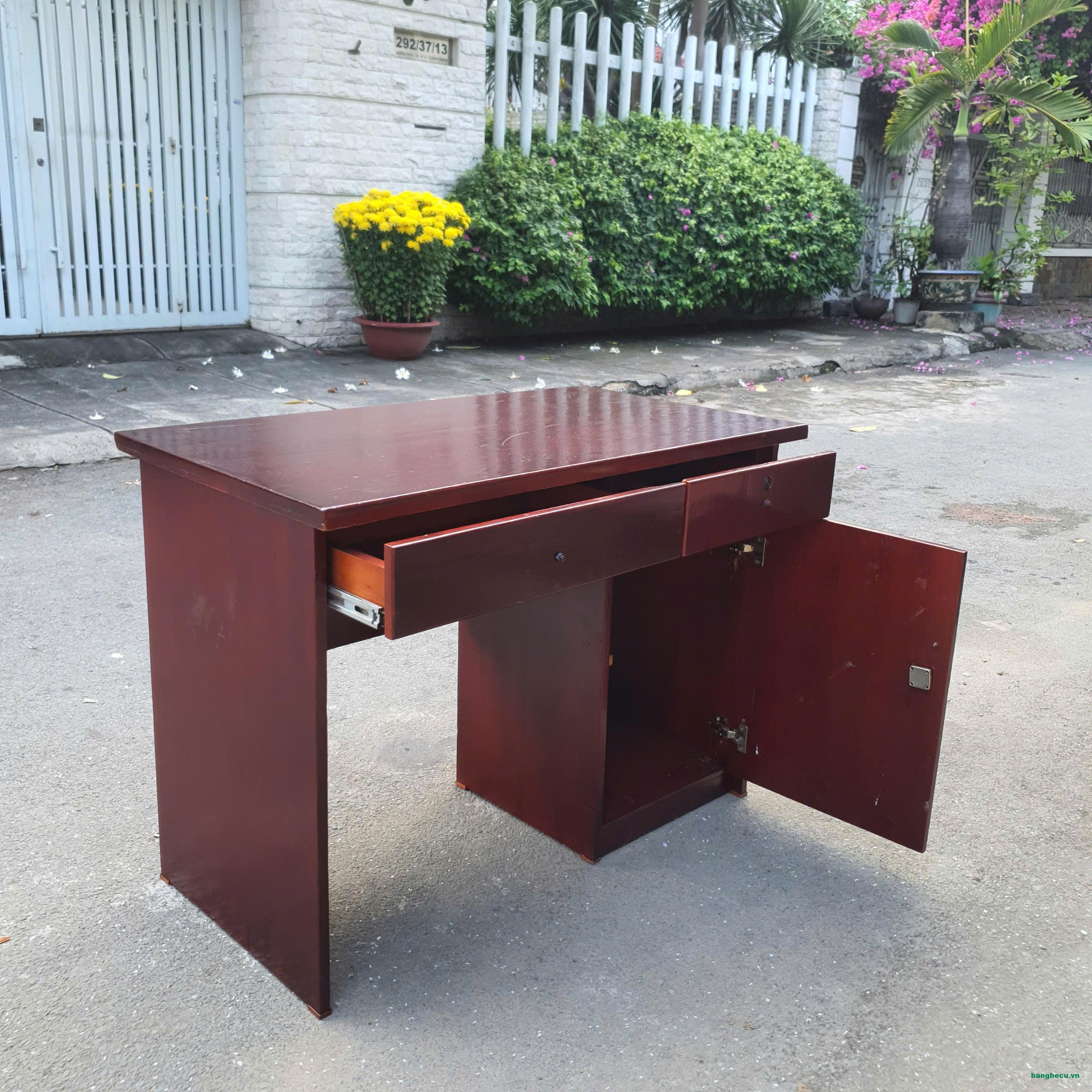Bàn làm việc gỗ 1m1x60cm có hộc như mới - Ảnh 2