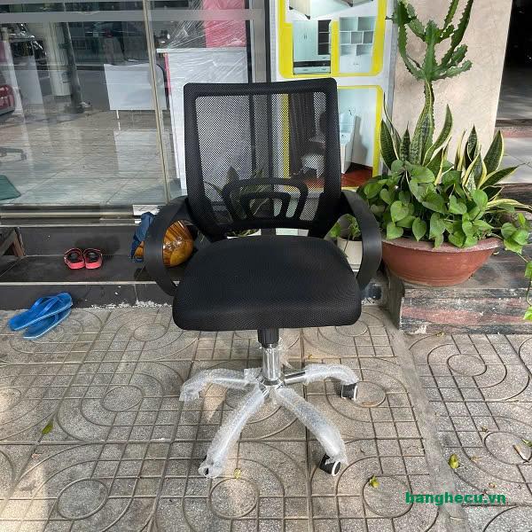 Thanh lý Ghế xoay văn phòng lưng lưới chân inox